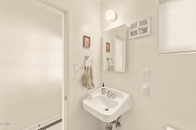 33 Monterey Drive, Oak View, CA 93022