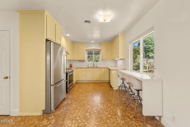 33 Monterey Drive, Oak View, CA 93022