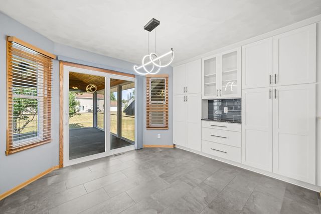 12138 Paisley Drive, Loves Park, IL 61111
