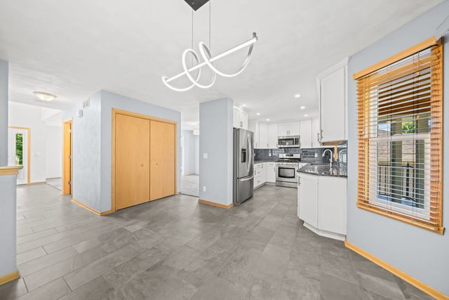 12138 Paisley Drive, Loves Park, IL 61111