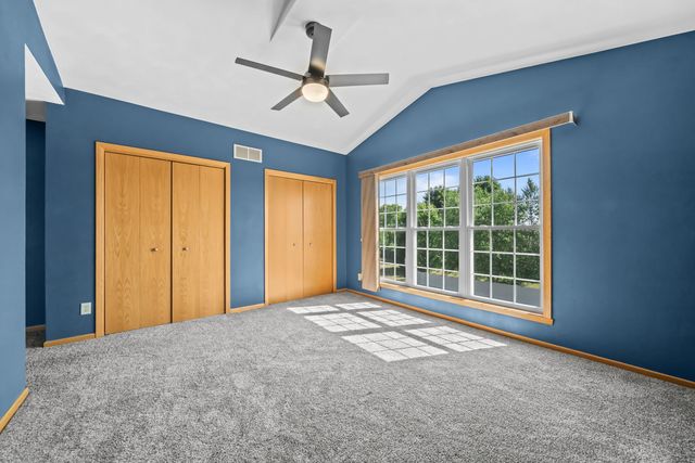 12138 Paisley Drive, Loves Park, IL 61111