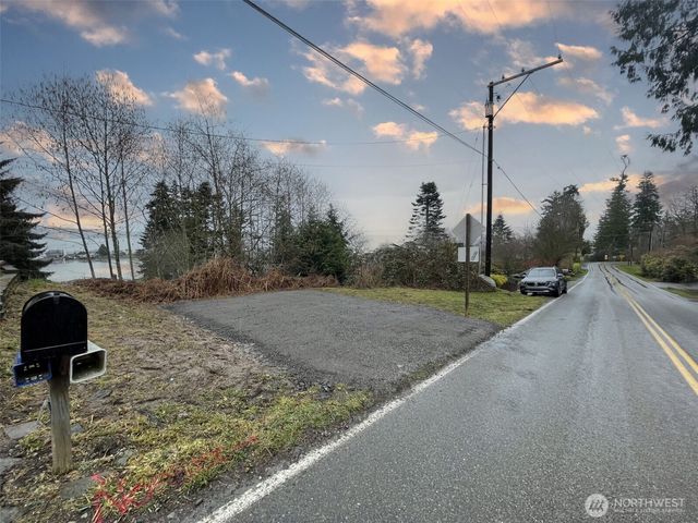 10240 NE Lafayette Avenue, Bainbridge Island, WA 98110