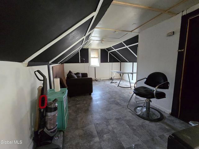 38 Sloan Street, Albany, NY 12202