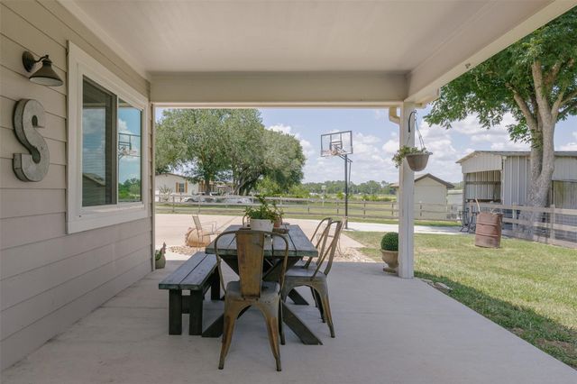17318 Penick Road, Waller, TX 77484