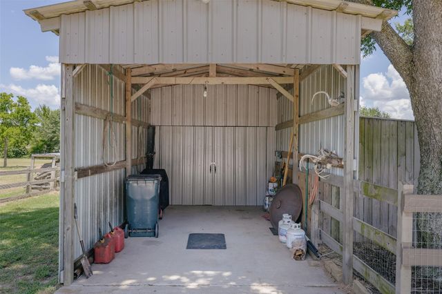 17318 Penick Road, Waller, TX 77484