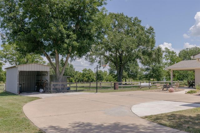 17318 Penick Road, Waller, TX 77484