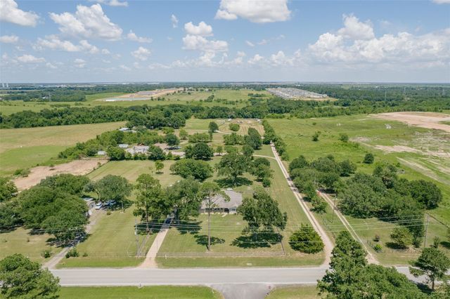 17318 Penick Road, Waller, TX 77484