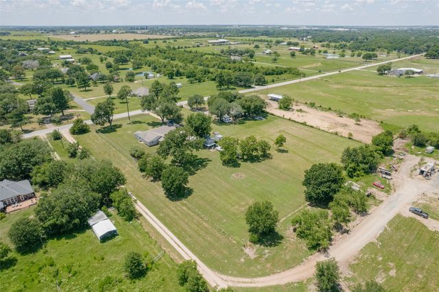 17318 Penick Road, Waller, TX 77484