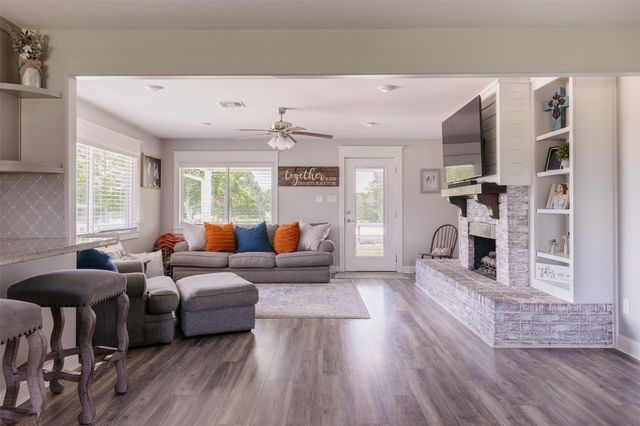 17318 Penick Road, Waller, TX 77484