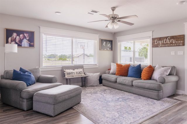 17318 Penick Road, Waller, TX 77484