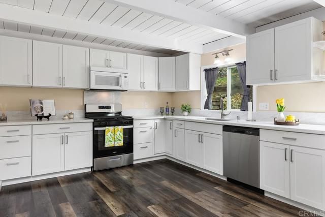 921 Lemon Avenue, Vista, CA 92084