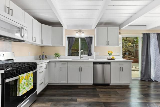 921 Lemon Avenue, Vista, CA 92084