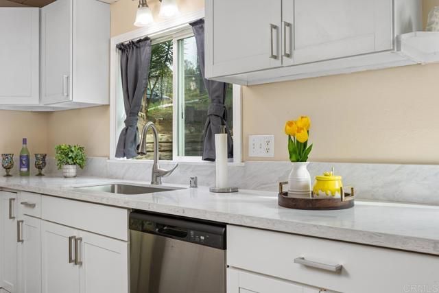 921 Lemon Avenue, Vista, CA 92084