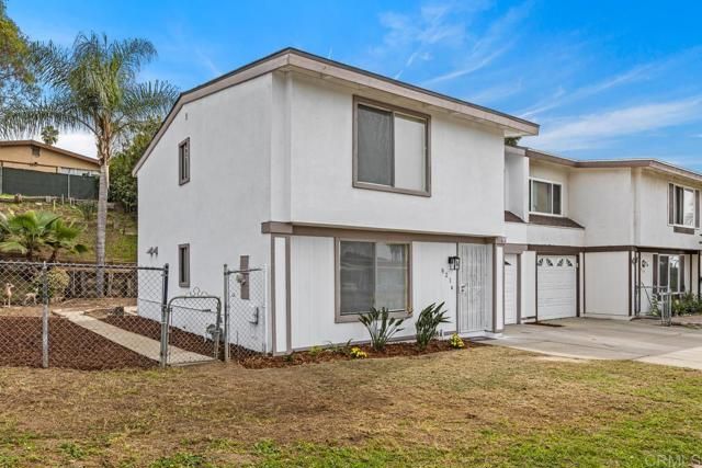 921 Lemon Avenue, Vista, CA 92084