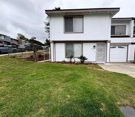 921 Lemon Avenue, Vista, CA 92084