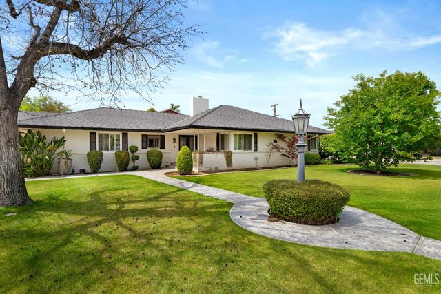 2445 Spruce Street, Bakersfield, CA 93301