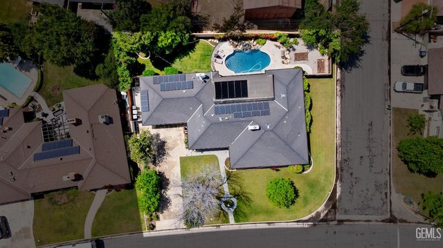 2445 Spruce Street, Bakersfield, CA 93301