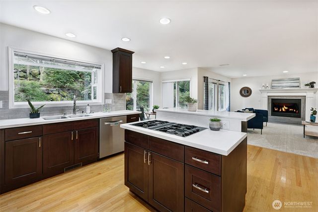 21423 32nd Place W, Brier, WA 98036