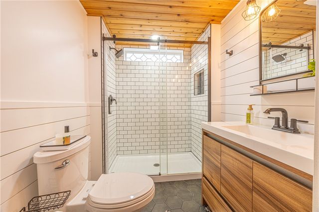 63 Evergreen Ter, Uniontown, PA 15401