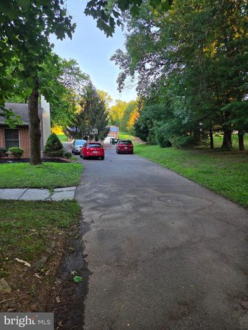 1373 OXFORD VALLEY RD, Yardley, PA 19067