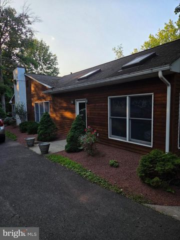 1373 OXFORD VALLEY RD, Yardley, PA 19067