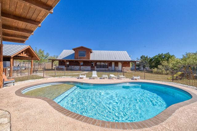 38 Mountain Laurel, Concan, TX 78838