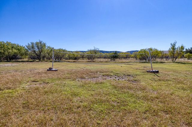 38 Mountain Laurel, Concan, TX 78838