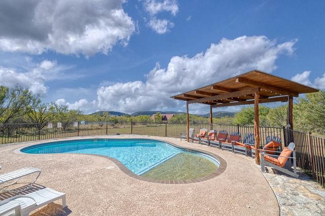 38 Mountain Laurel, Concan, TX 78838