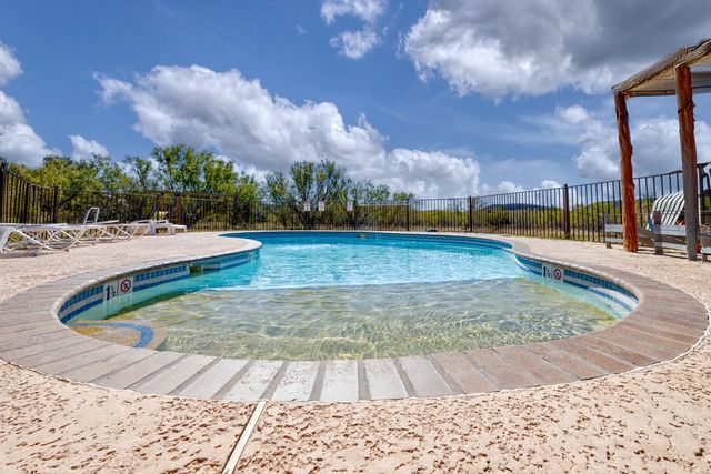 38 Mountain Laurel, Concan, TX 78838