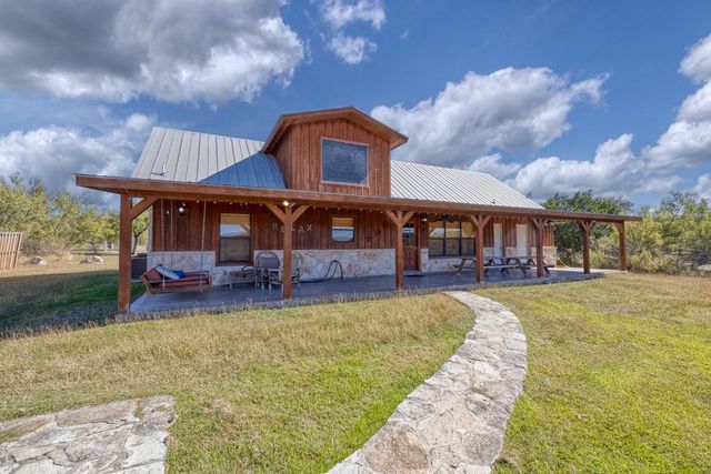 38 Mountain Laurel, Concan, TX 78838