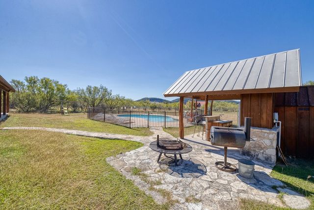 38 Mountain Laurel, Concan, TX 78838