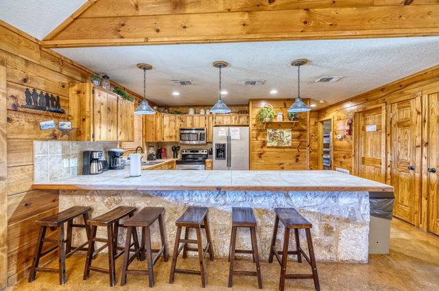 38 Mountain Laurel, Concan, TX 78838