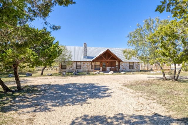 38 Mountain Laurel, Concan, TX 78838