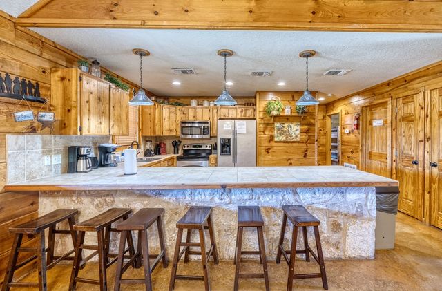 38 Mountain Laurel, Concan, TX 78838