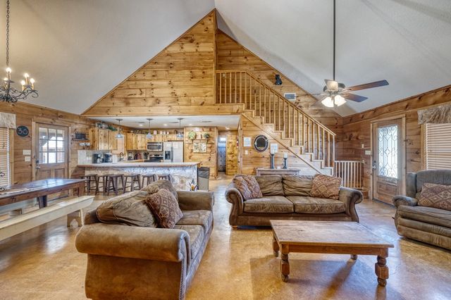 38 Mountain Laurel, Concan, TX 78838