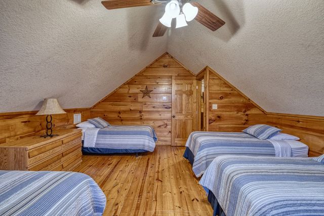 38 Mountain Laurel, Concan, TX 78838