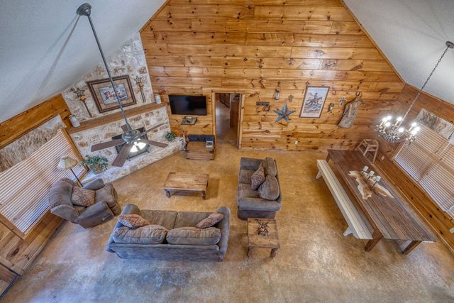 38 Mountain Laurel, Concan, TX 78838