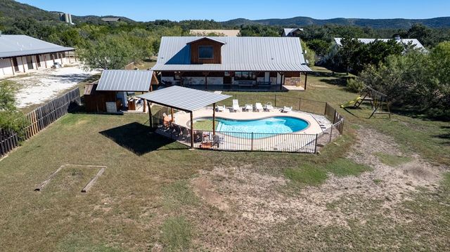 38 Mountain Laurel, Concan, TX 78838