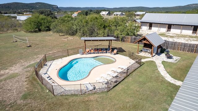 38 Mountain Laurel, Concan, TX 78838