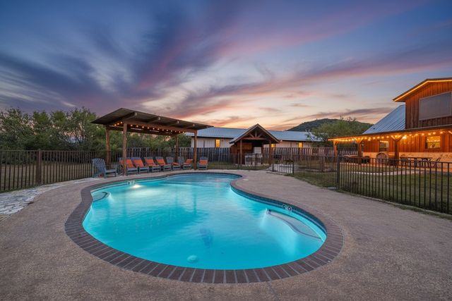 38 Mountain Laurel, Concan, TX 78838