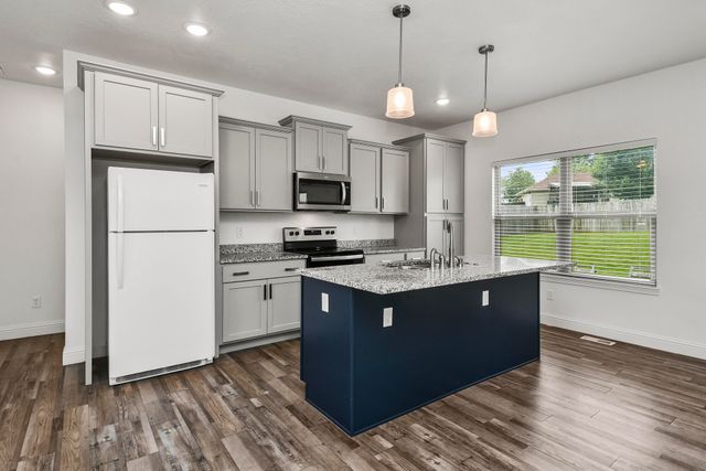 4464 W University Street, Springfield, MO 65802