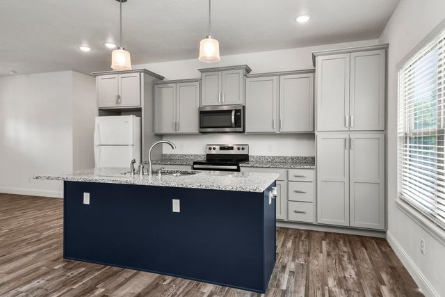 4464 W University Street, Springfield, MO 65802