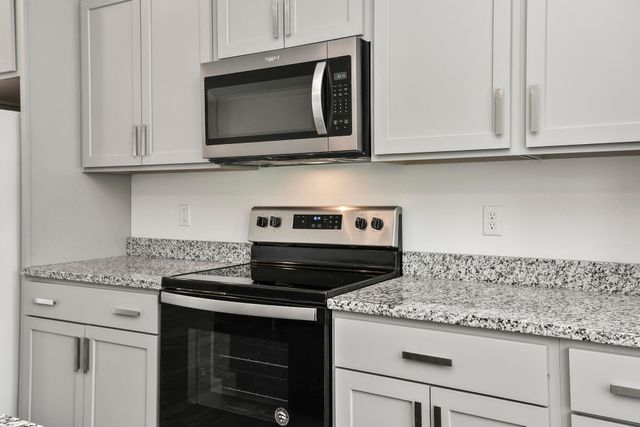 4464 W University Street, Springfield, MO 65802