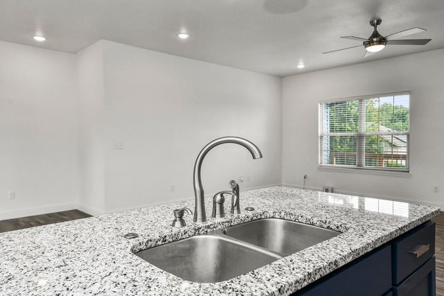 4464 W University Street, Springfield, MO 65802