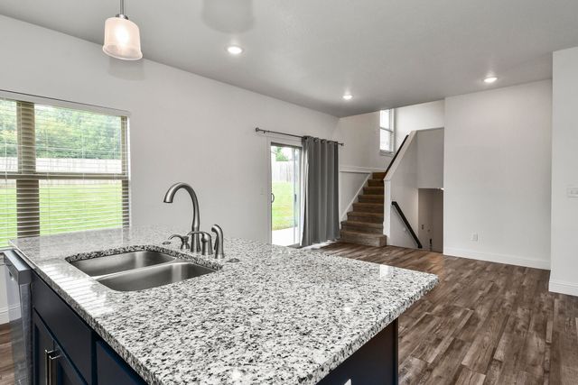 4464 W University Street, Springfield, MO 65802