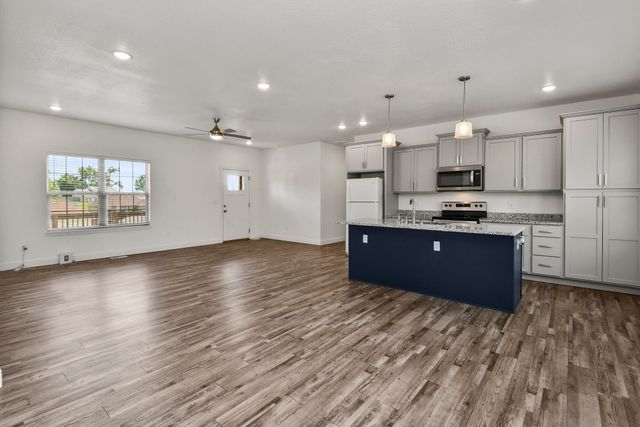 4464 W University Street, Springfield, MO 65802