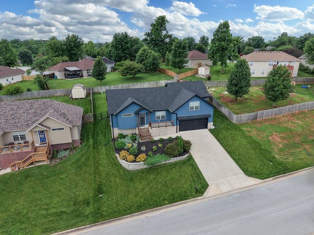 4464 W University Street, Springfield, MO 65802