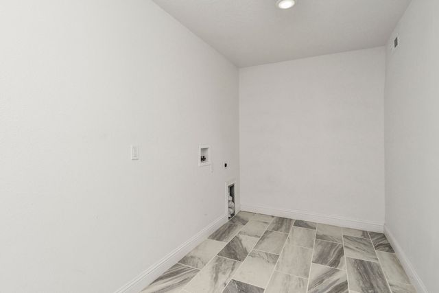 4464 W University Street, Springfield, MO 65802