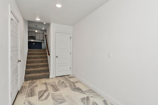 4464 W University Street, Springfield, MO 65802