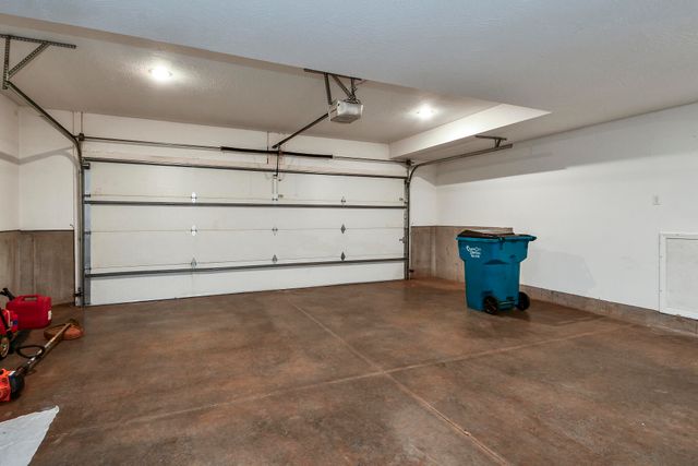 4464 W University Street, Springfield, MO 65802